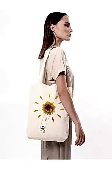 Çınar Bez Çanta Kanvas Çiçekte Sallanan Kız Baskılı Çanta